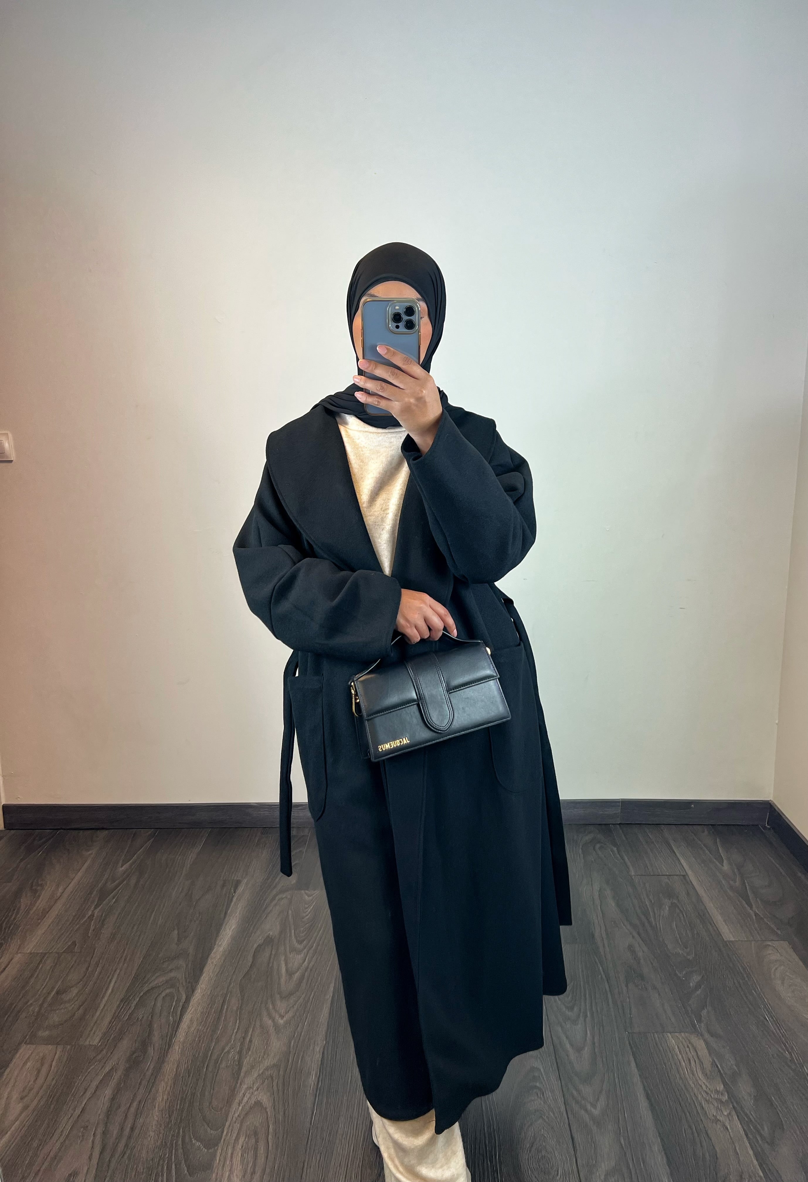 Manteau, couleur noir