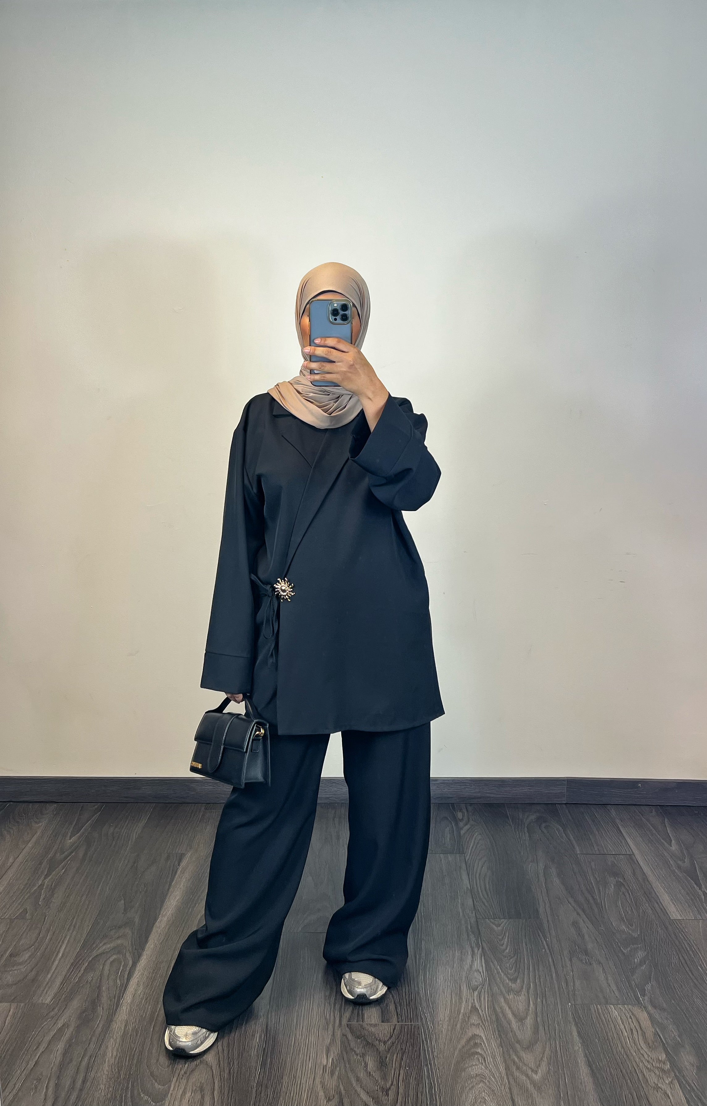 Ensemble blazer broche, couleur noir